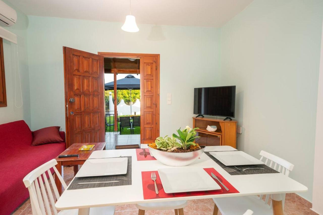 Afroditi Holiday Home - Blue Apartment 斯沃伦塔 外观 照片